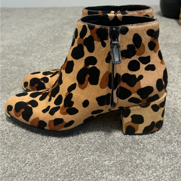 Dagne Dover Signature Tote in Graphite - Picture 2 of 6